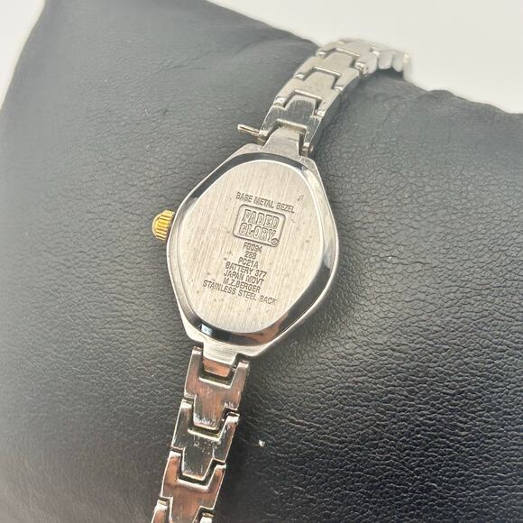 Faded Glory Silver Tone Women’s Quartz Watch 27mm Working New Battery - Picture 8 of 8